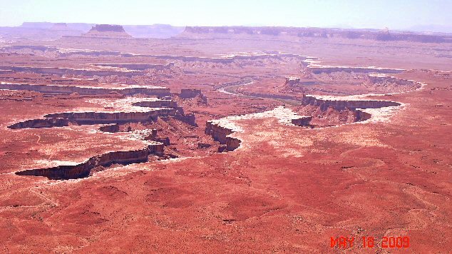 View of the green river canyon from Island in the Sky